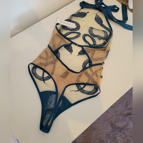 Thistle And Spire Bodysuit - Picture 3 of 5